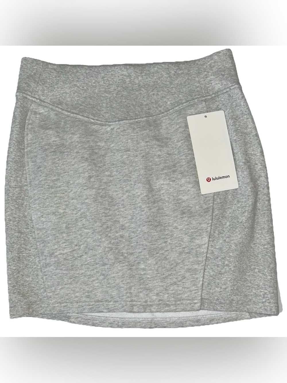 NWT LULULEMON MEDIUM (8/10) SCUBA HI RISE MINI SKIRT HEATHER CORE ULTRA GRAY $78